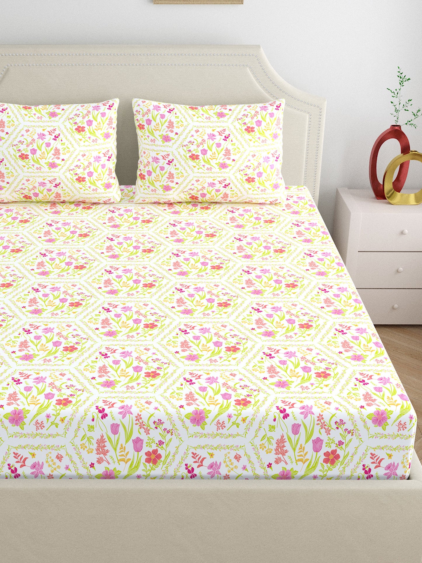 Dreamscape 100% Cotton Floral Bedsheet Set | 140 TC | Pink