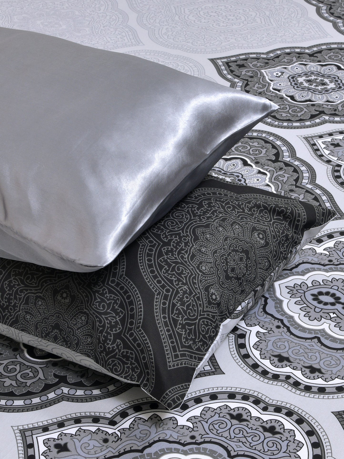 Dreamscape 100% Cotton Ethnic Bedsheet Set | 140 TC | Grey