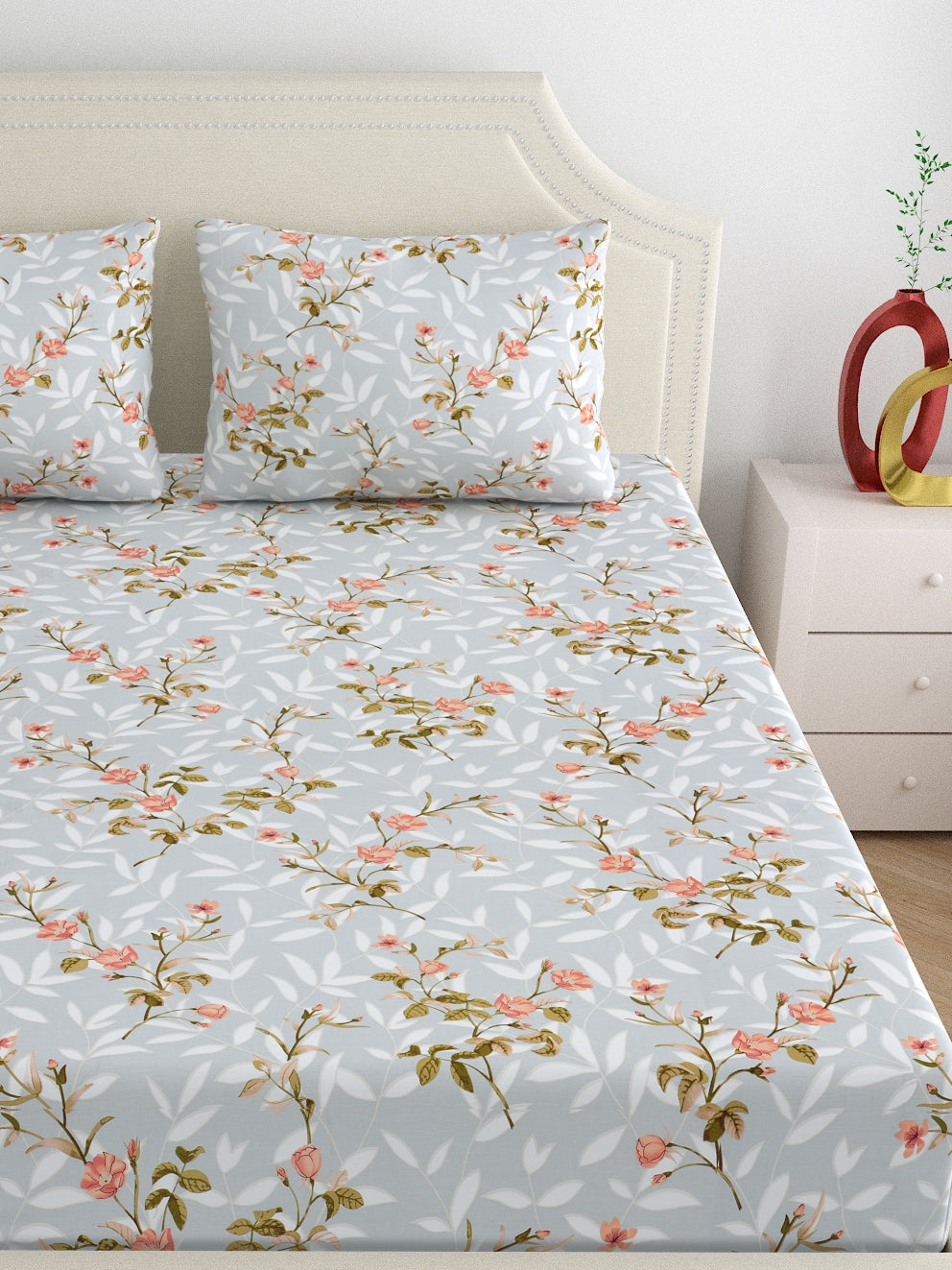 Dreamscape 100% Cotton Floral Bedsheet Set | 200 TC | Light Grey