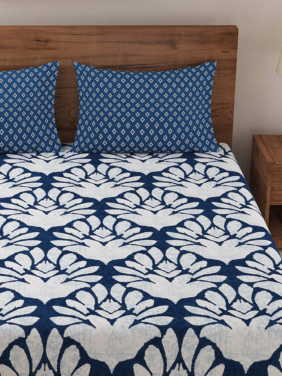 Dreamscape 100% Cotton Floral Bedsheet Set | 140 TC | Blue