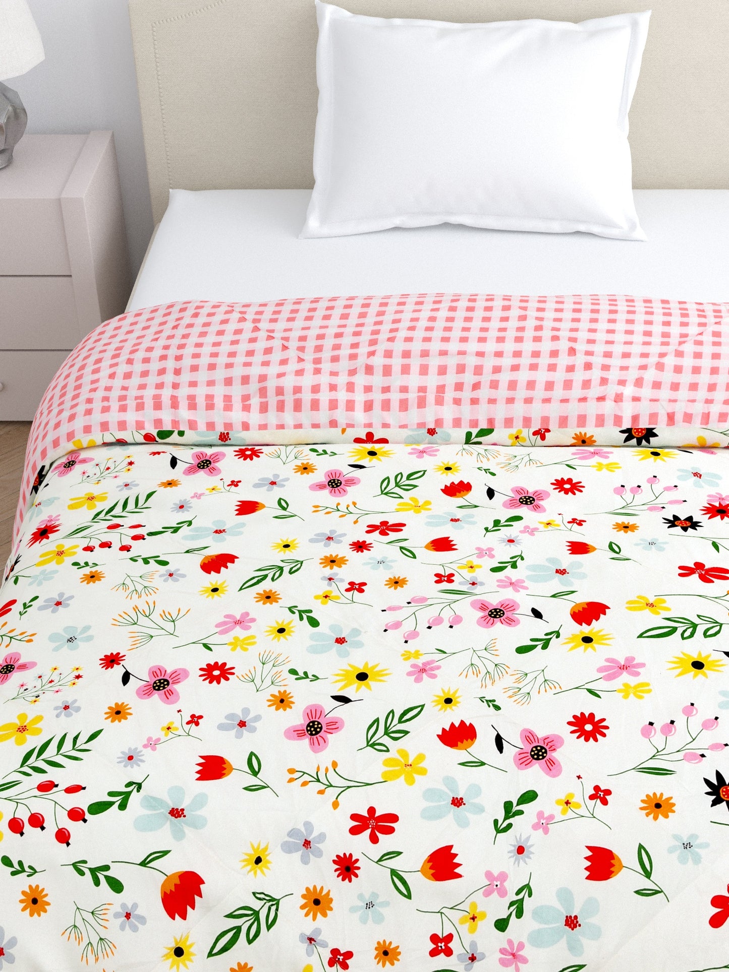 Home Ecstasy Wrinkle and Fade Resistant 150 GSM Floral Quilt (Comforter) - Colour: Off white & Peach