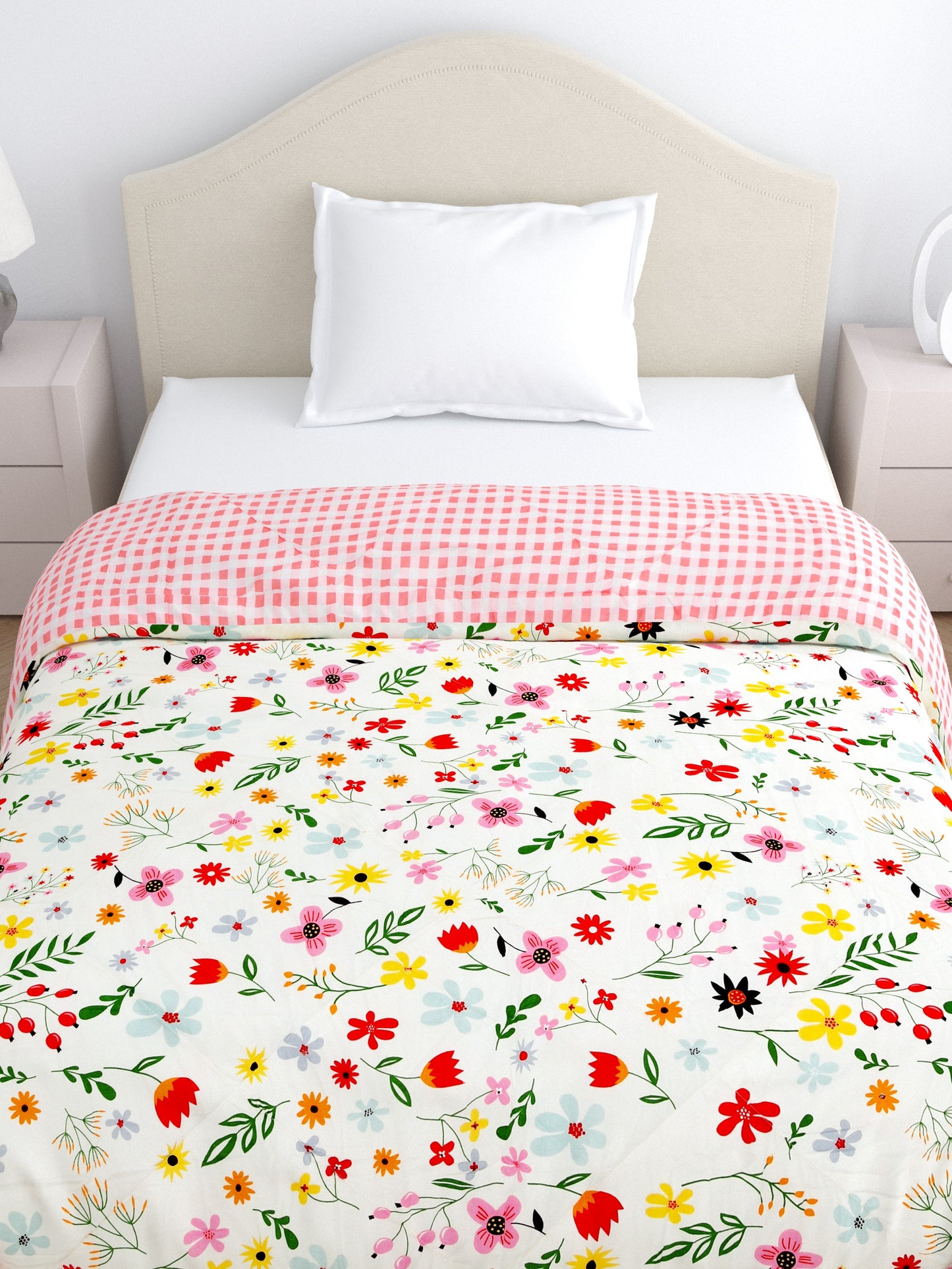 Home Ecstasy Wrinkle and Fade Resistant 150 GSM Floral Quilt (Comforter) - Colour: Off white & Peach