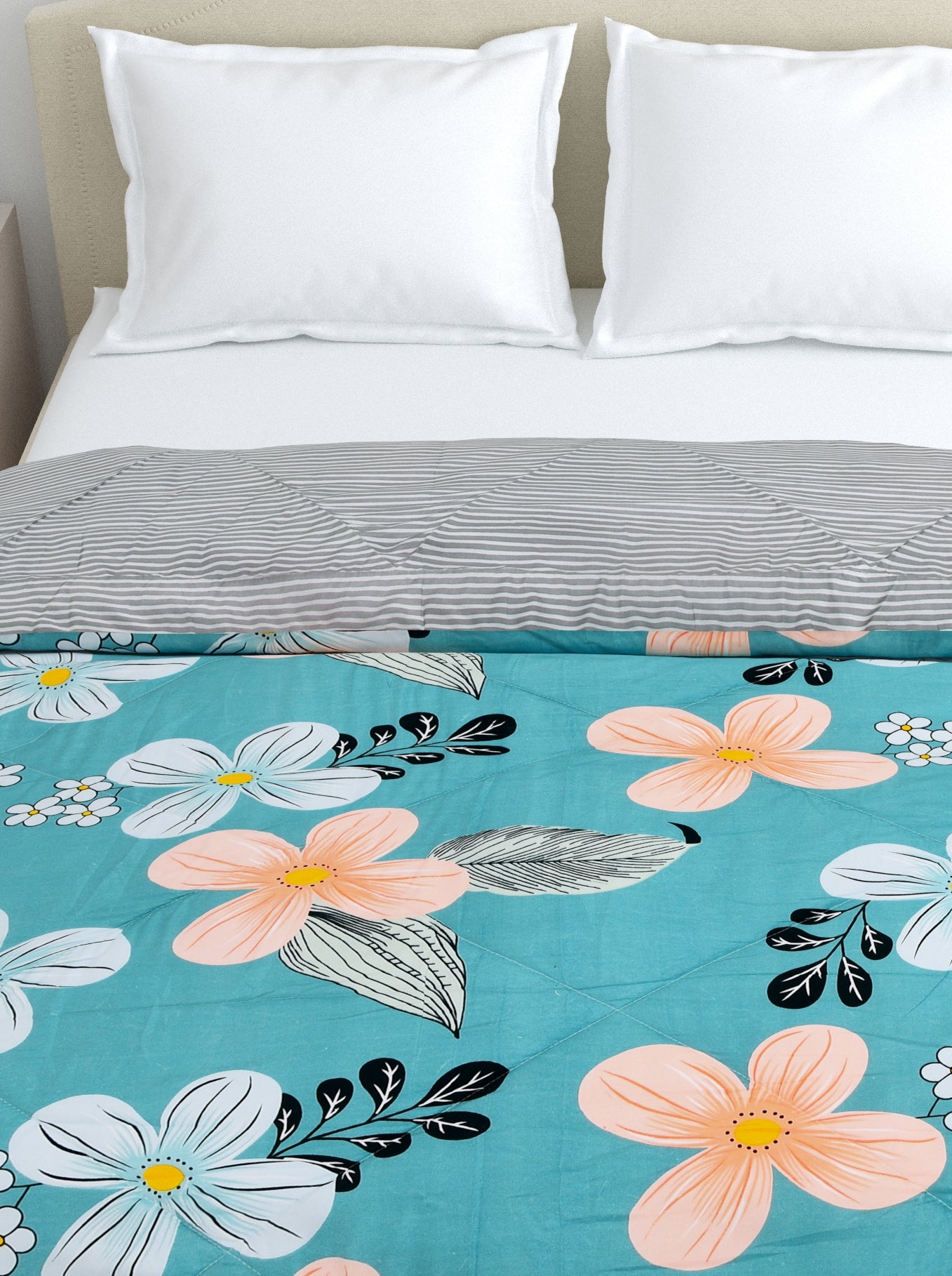 Home Ecstasy Wrinkle and Fade Resistant 150 GSM Floral Quilt (Comforter) - Colour: Teal & Black